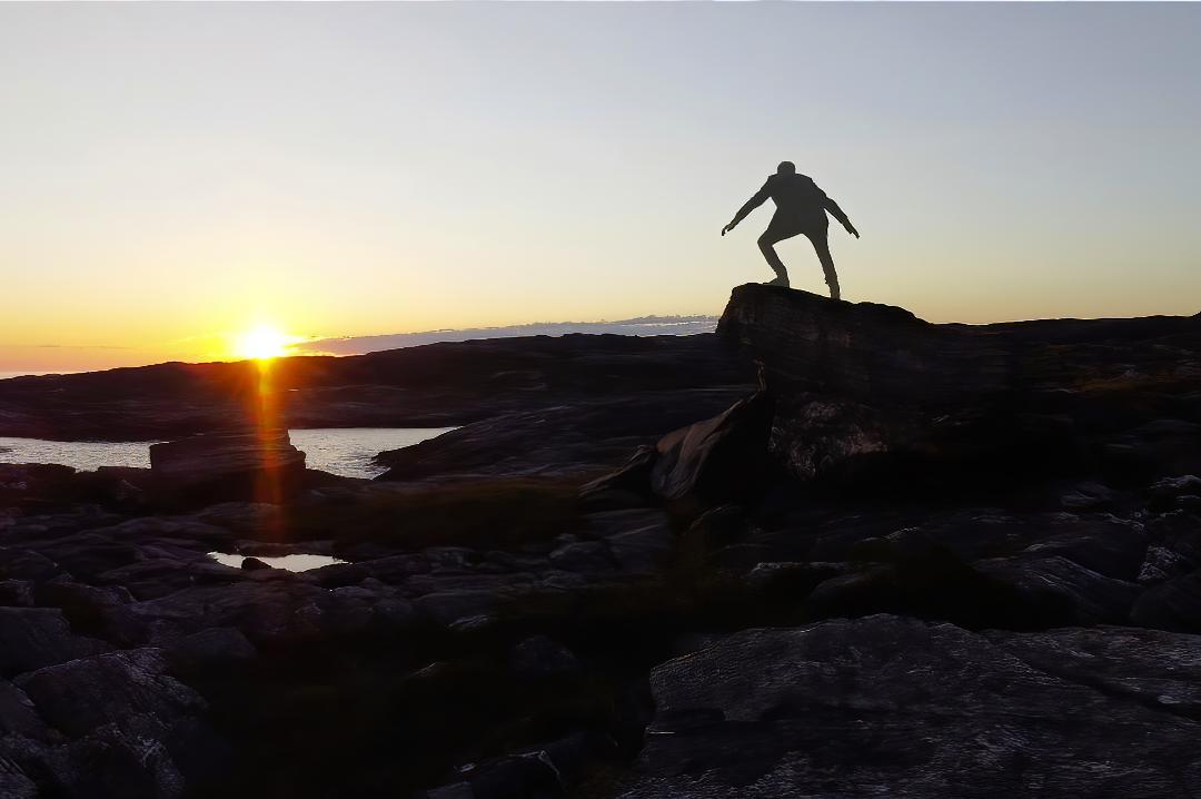 Negli Emirati, una nuova Biennale tra memoria e geopolitica